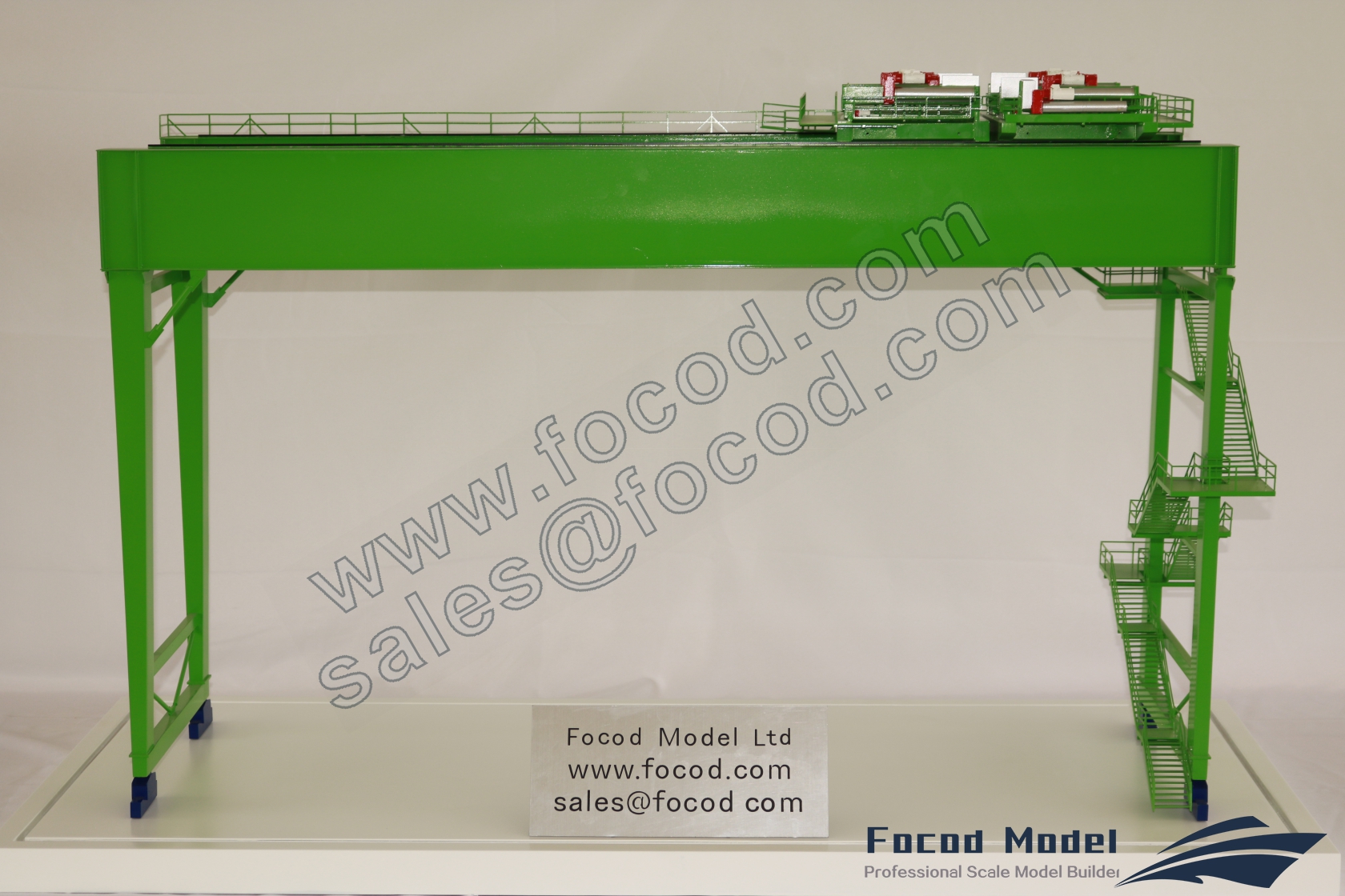 customized model of 500t portal crane